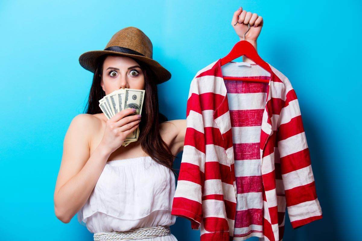 Create a Stylish Yet Simple Wardrobe on a Budget - Sleekdenim.com