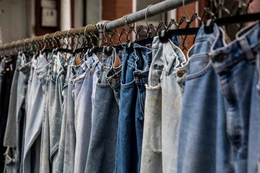 How a Simple Wardrobe Improves Your Daily Life and Budget - Sleekdenim.com