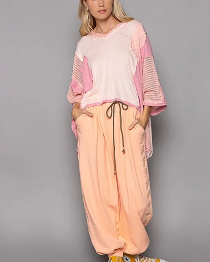 POL High-Low Contrast V-Neck Top - Sleekdenim.com