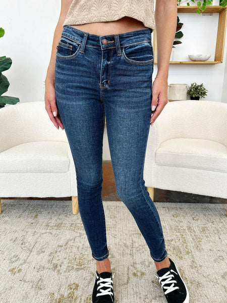 Judy Blue Classic Handsand Skinny Jeans in dark wash denim - sleekdenim.com.