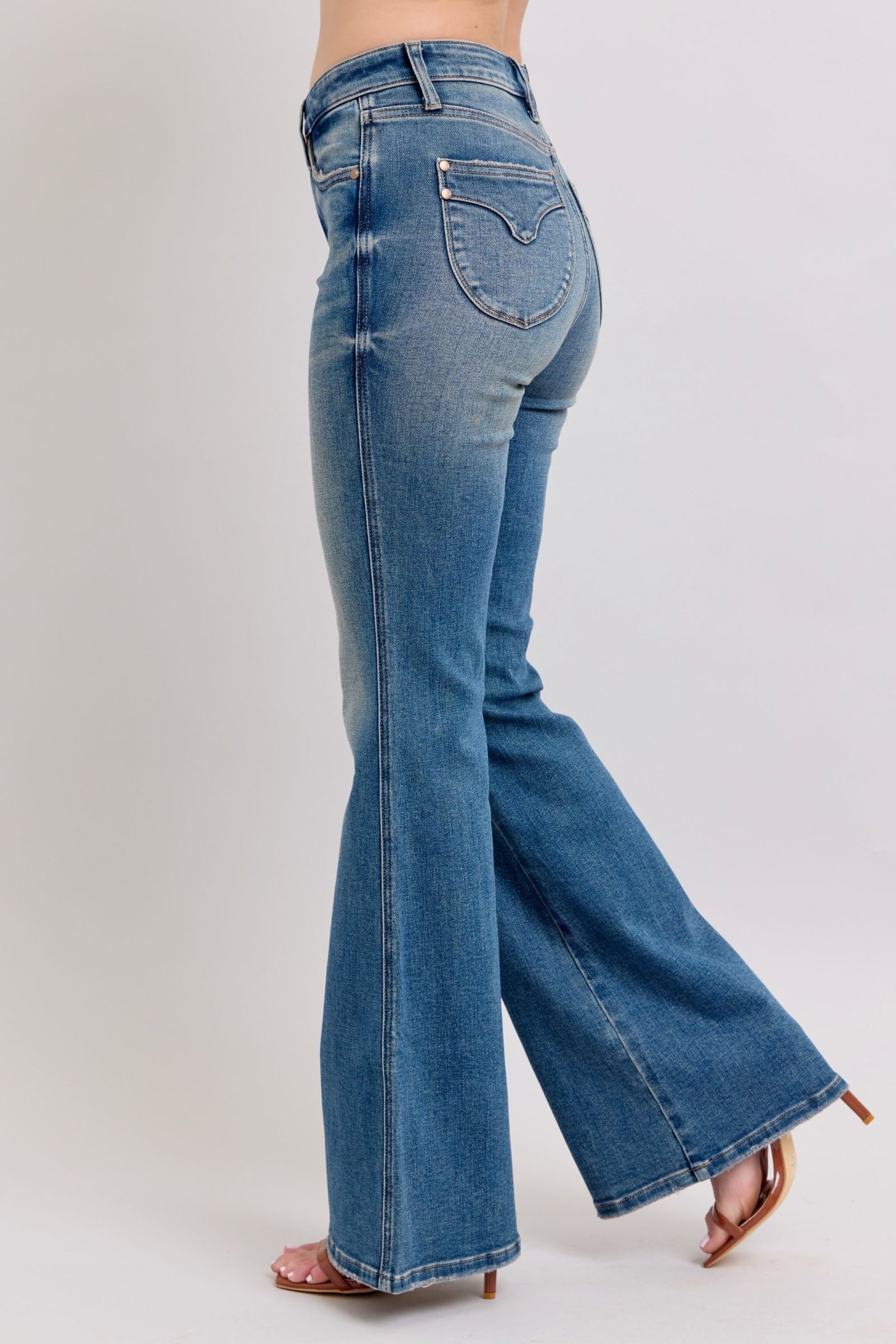 Judy Blue MR Tummy Control Vintage Wash Jeans | Sleekdenim.com