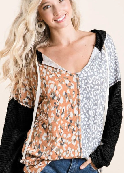 BiBi Popcorn Waffle Knit Hoodie with Print Block Front - Sleekdenim.com