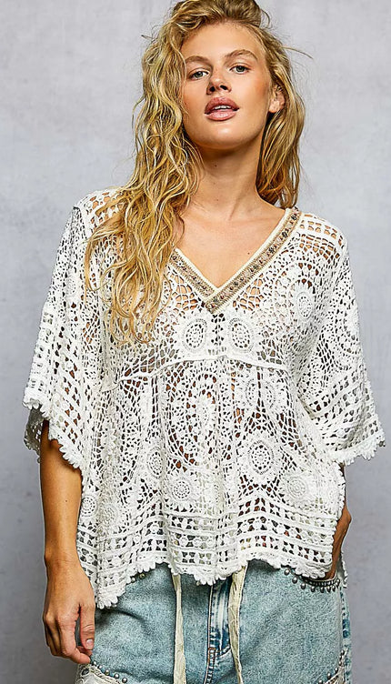 POL V-Neck Crochet Top with Scalloped Hem - Sleekdenim.com