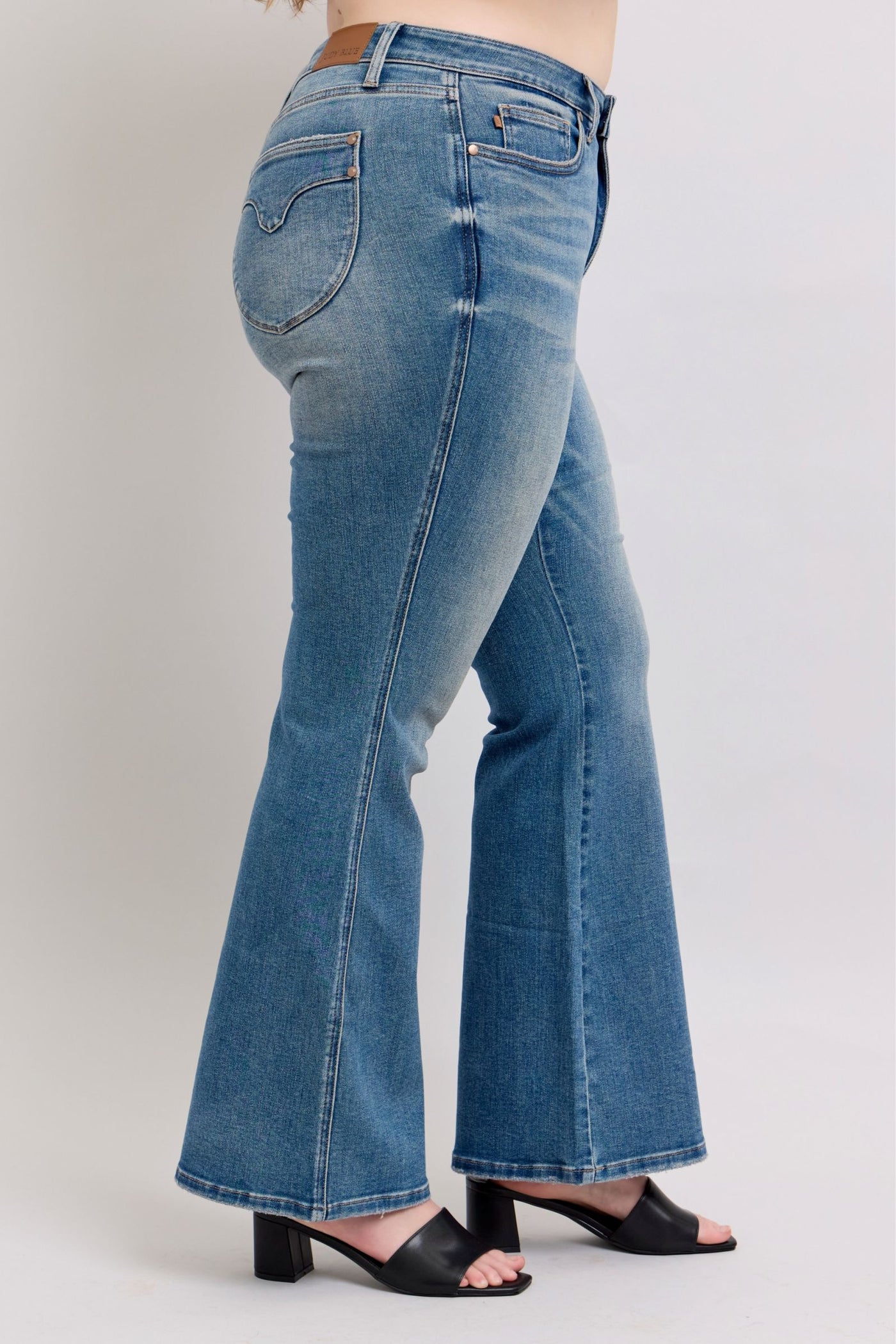 Judy Blue MR Tummy Control Vintage Wash Jeans | Sleekdenim.com