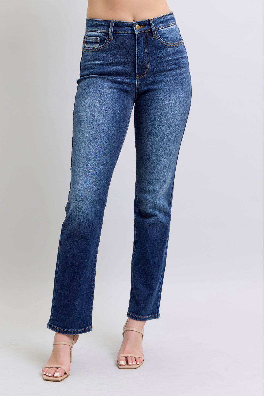 Judy Blue Full Size Washed Straight Leg Jeans with Pockets.