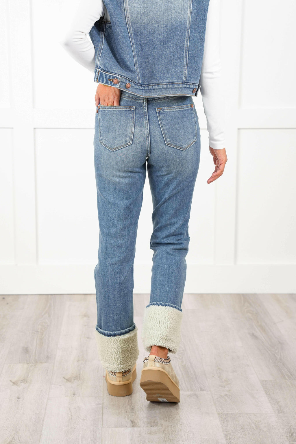 Judy Blue The Aspen High Rise Medium Wash Shearling Cuff Straight Leg Jeans | Sleek Denim Boutique | Sleekdenim.com