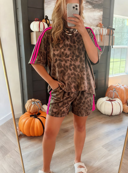 Brown Contrast Striped Accent Leopard Short Set - 2