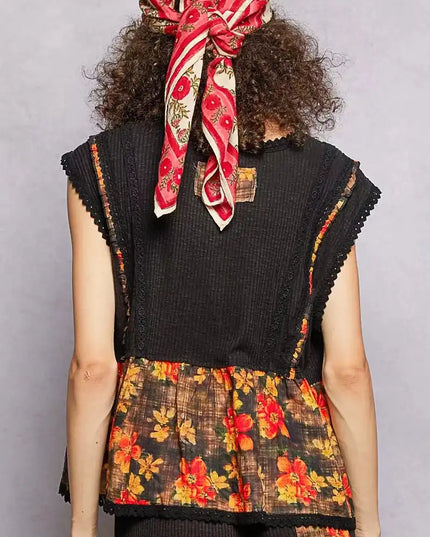 POL Lace Detail Floral Cropped Ruffled Top - Sleekdenim.com