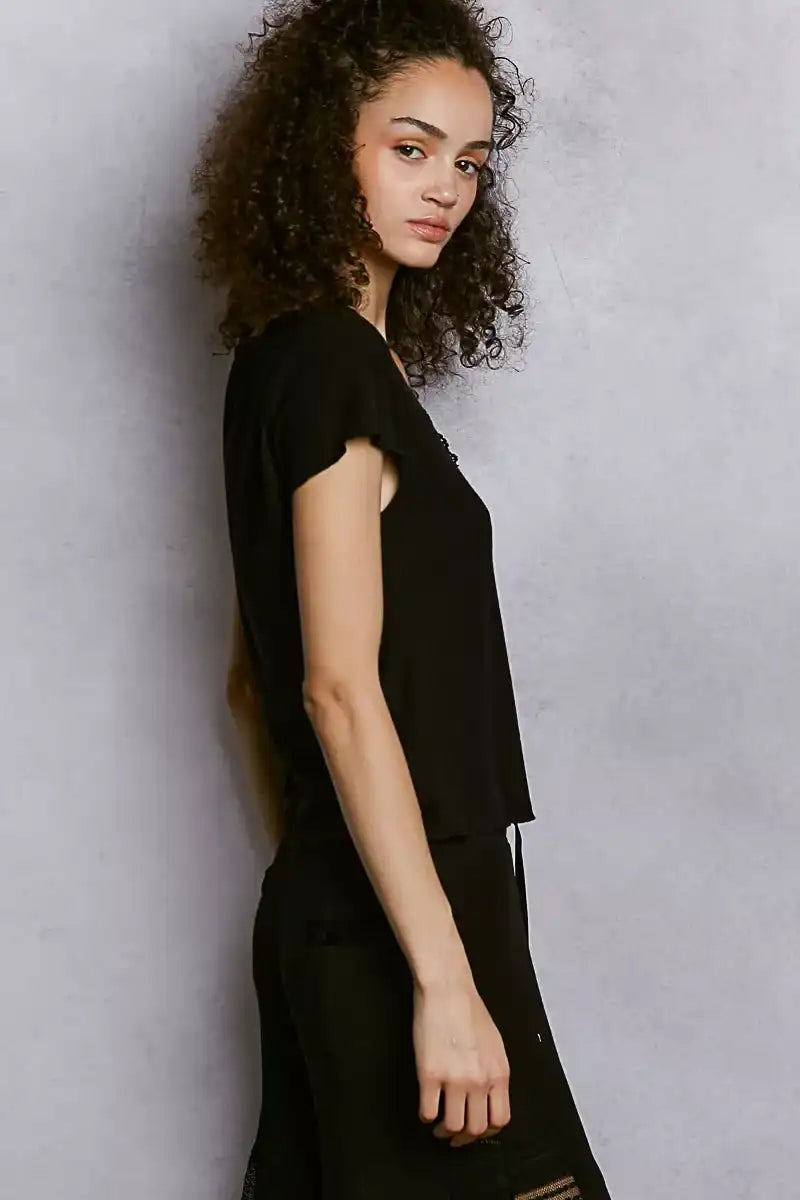POL Round Neck Short Sleeve Crop T-Shirt with Lace Trim - Sleekdenim.com