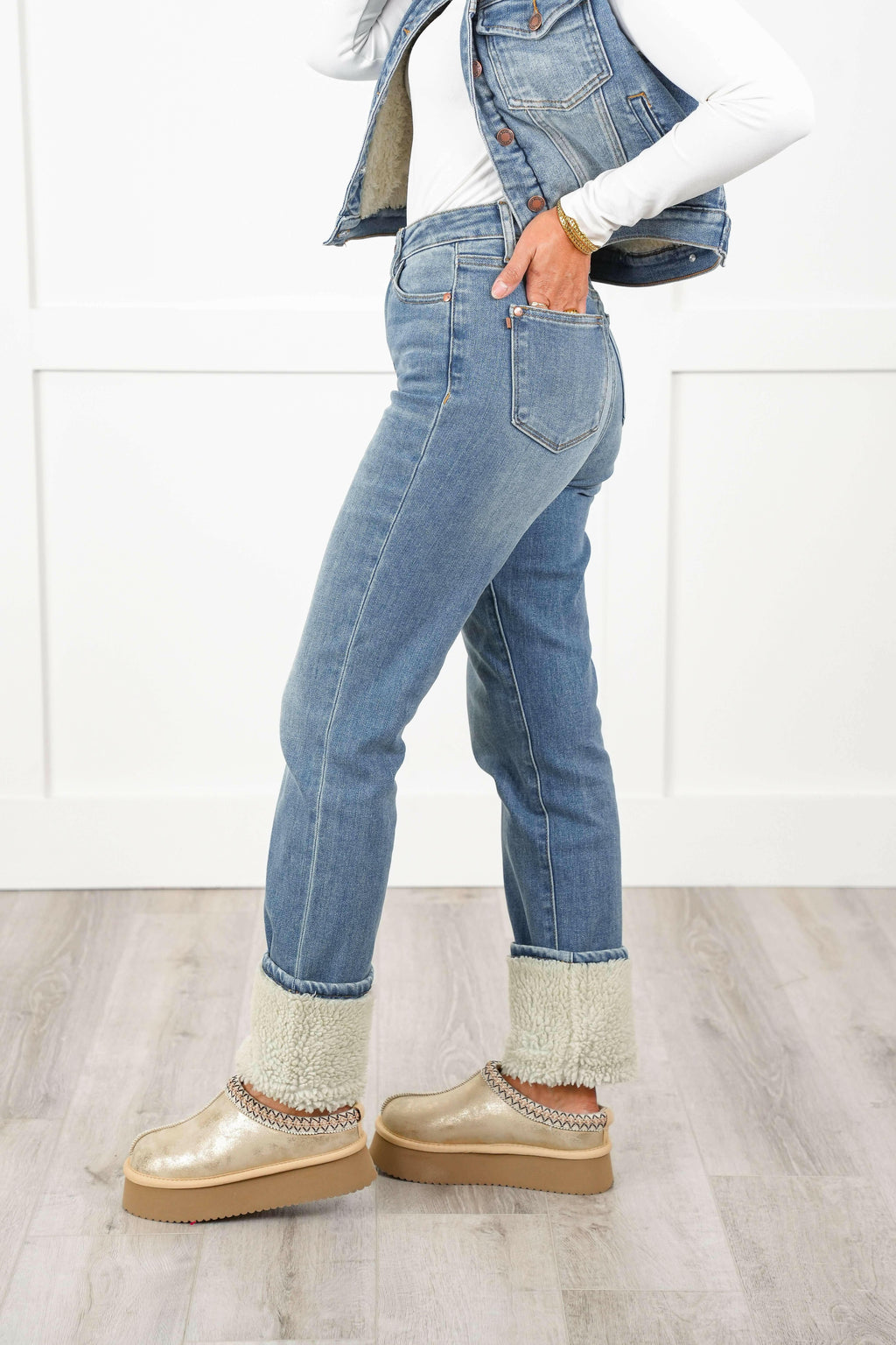 Judy Blue The Aspen High Rise Medium Wash Shearling Cuff Straight Leg Jeans | Sleek Denim Boutique | Sleekdenim.com