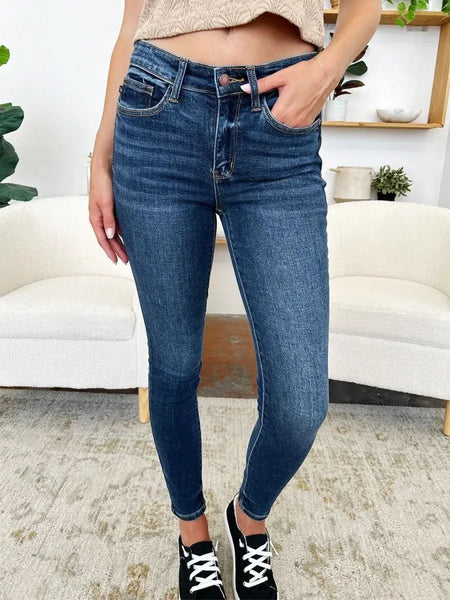 Judy Blue Full Size Classic Handsand Skinny Jeans - Sleekdenim.com