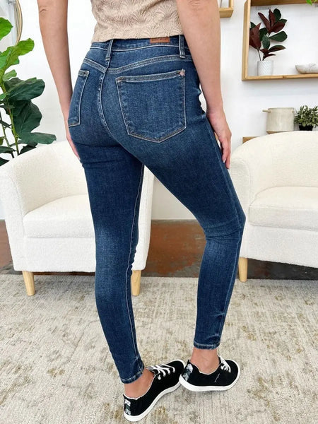 Judy Blue Full Size Classic Handsand Skinny Jeans - Sleekdenim.com