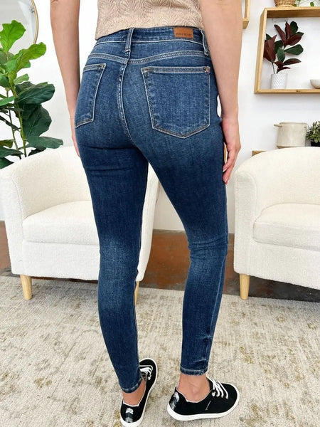 Judy Blue Full Size Classic Handsand Skinny Jeans - Sleekdenim.com