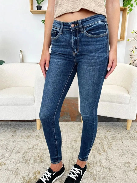 Judy Blue Full Size Classic Handsand Skinny Jeans - Sleekdenim.com