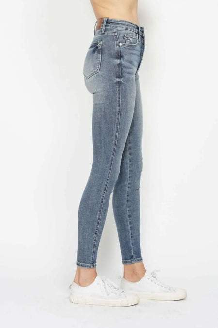 Judy Blue Full Size Tummy Control Contrast Wash Skinny Jeans - Sleekdenim.com