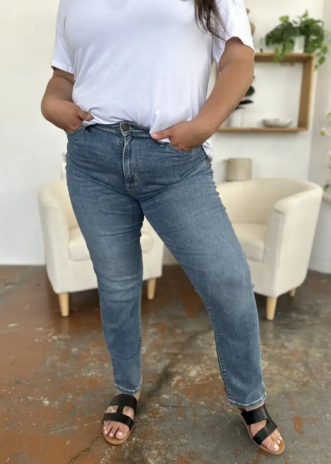 Judy Blue High Waist Straight Jeans 8602 - Sleekdenim.com