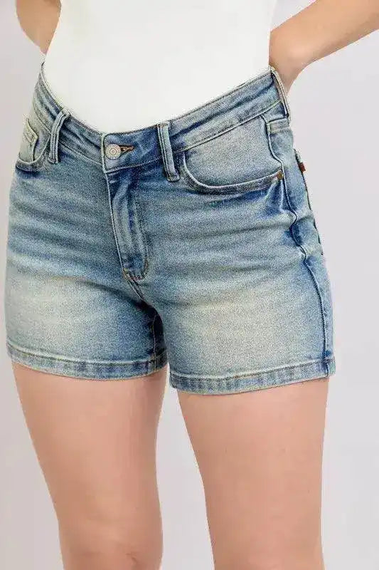 Judy Blue Mid Rise V-Front Vintage Wash Shorts 150309 - Sleekdenim.com