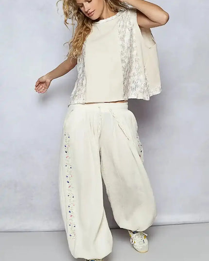 POL Round Neck Sleeveless Top with Floral Contrast - Sleekdenim.com