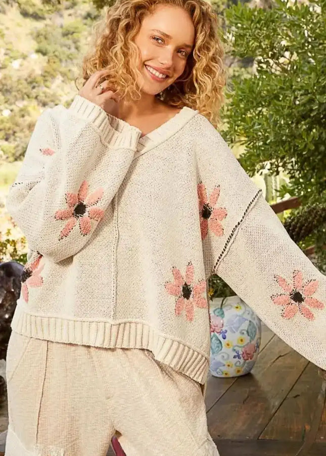 POL V-Neck Floral Pattern Chenille Sweater - Sleekdenim.com
