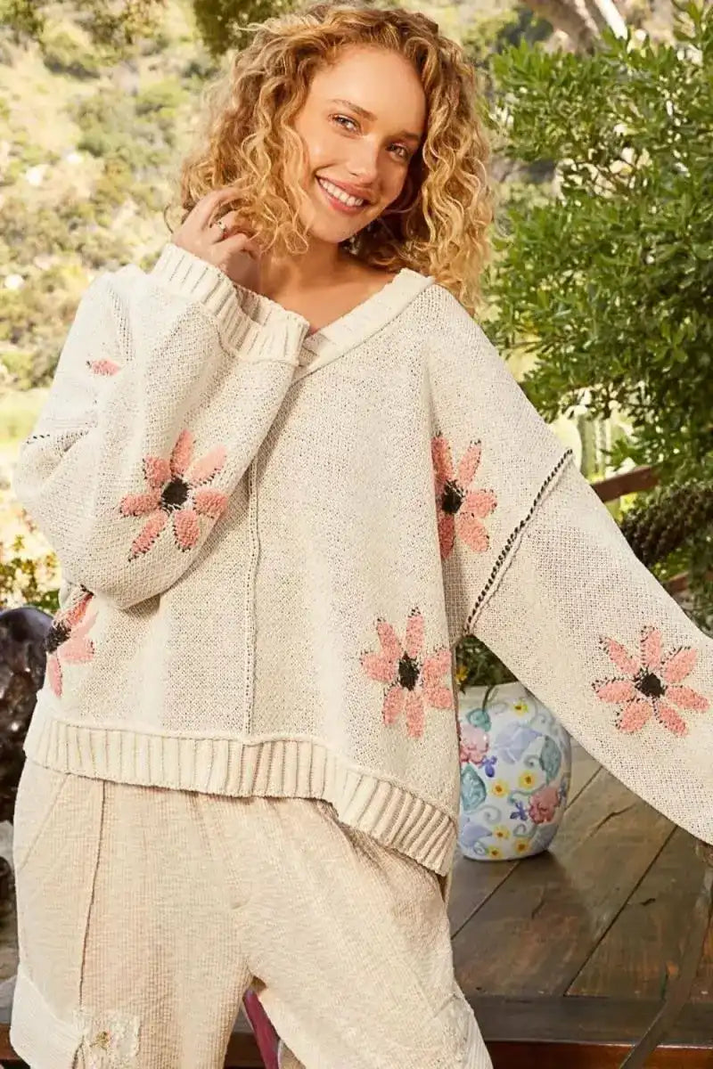 POL V-Neck Floral Pattern Chenille Sweater - Sleekdenim.com