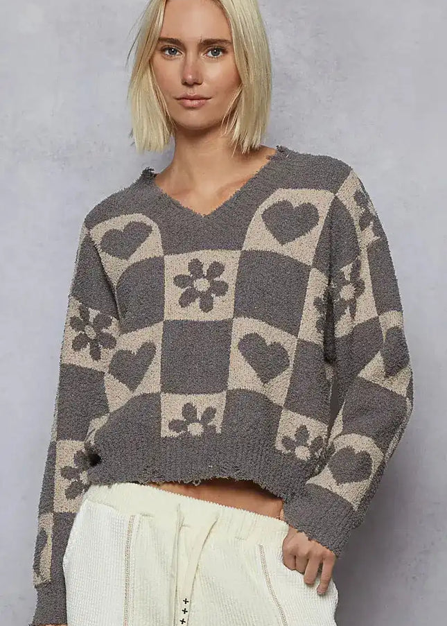 POL V-Neck Heart Pattern Checkered Sweater - Sleekdenim.com