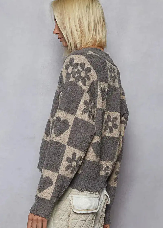 POL V-Neck Heart Pattern Checkered Sweater - Sleekdenim.com