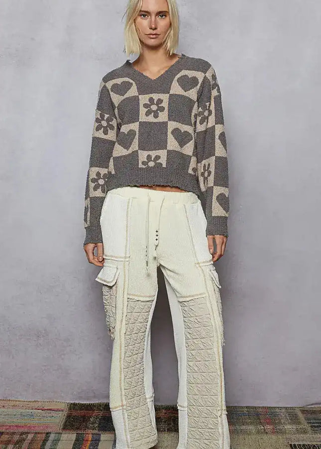 POL V-Neck Heart Pattern Checkered Sweater - Sleekdenim.com