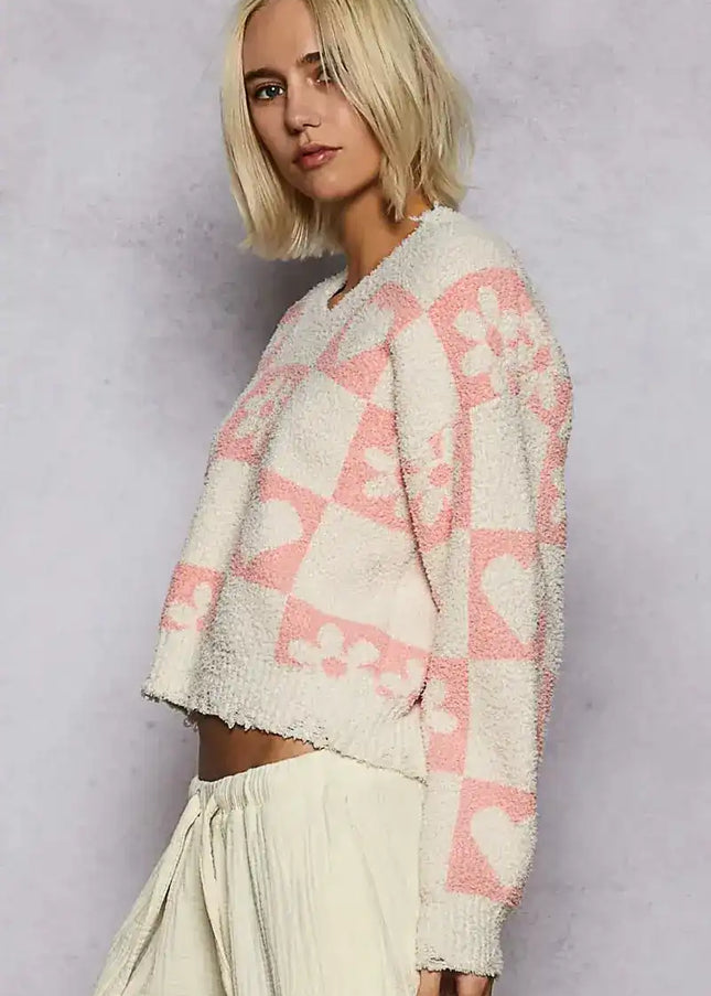 POL V-Neck Heart Pattern Checkered Sweater - Sleekdenim.com