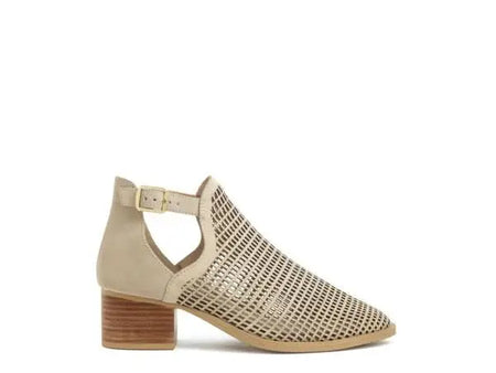 ROSALYN BLOCK HEELED CUT - OUT SANDAL - Sleekdenim.com