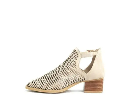 ROSALYN BLOCK HEELED CUT - OUT SANDAL - Sleekdenim.com