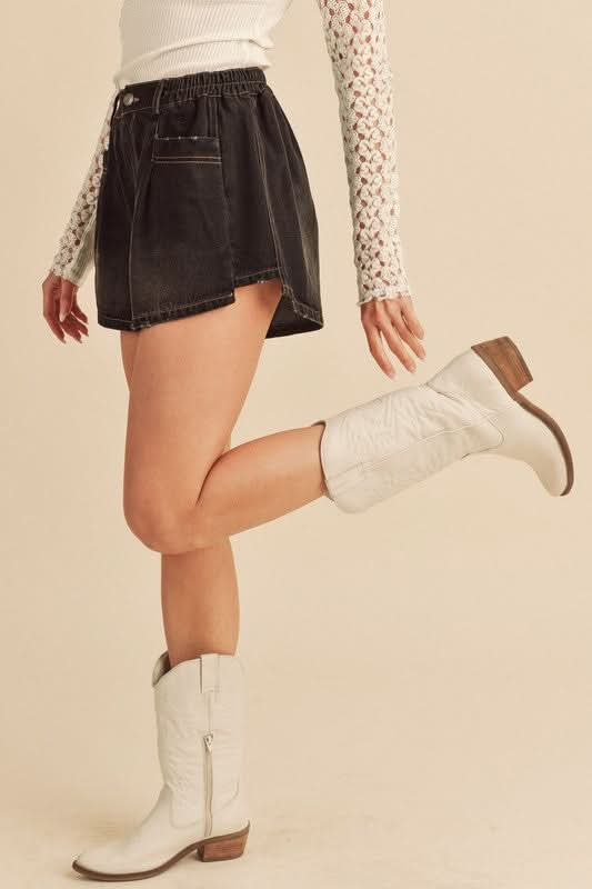 Aemi + Co Frayed Hem Elastic Waist Denim Shorts - Sleekdenim.com