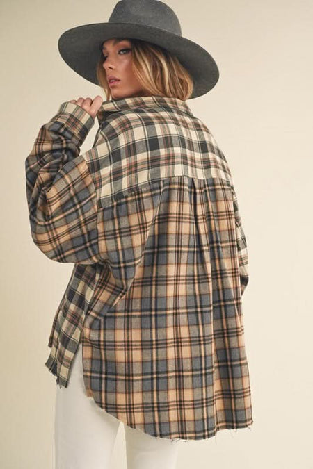 Aemi + Co Frayed Hem Plaid Button Up Flannel Shirt - Sleekdenim.com