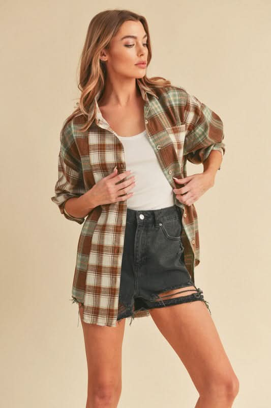 Aemi + Co Frayed Hem Plaid Button Up Flannel Shirt - Sleekdenim.com