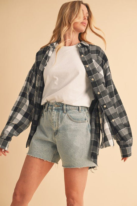 Aemi + Co Frayed Hem Plaid Button Up Flannel Shirt - Sleekdenim.com