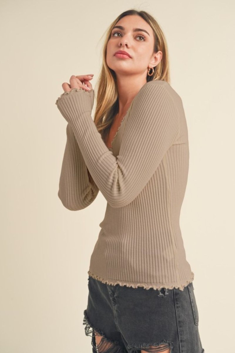 Aemi + Co Lettuce Hem Scoop Neck Long Sleeve Knit Top - Sleekdenim.com