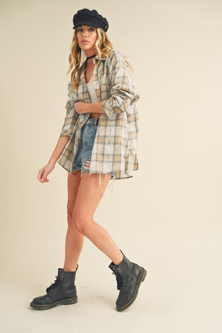 Aemi + Co Washed Plaid Flannel Side Step Hem Shirt - Sleekdenim.com