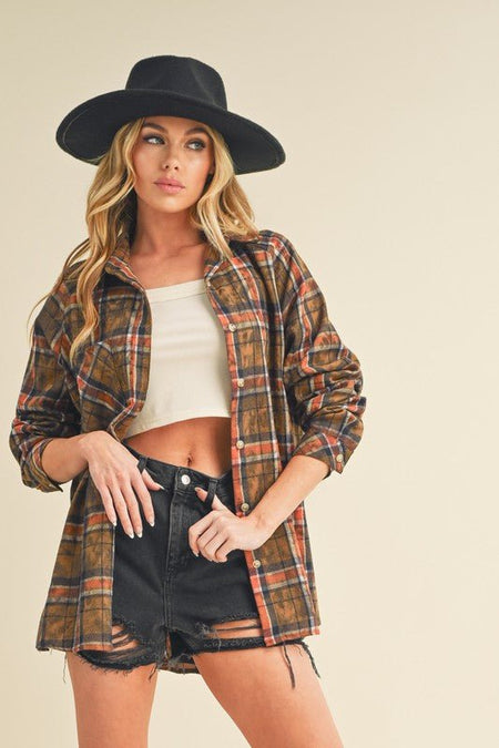 Aemi + Co Washed Plaid Flannel Side Step Hem Shirt - Sleekdenim.com