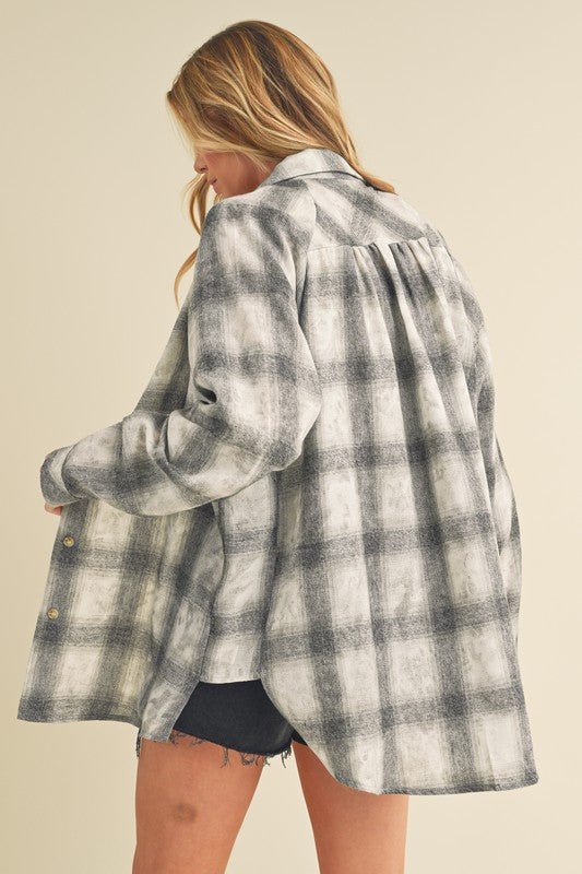 Aemi + Co Washed Plaid Flannel Side Step Hem Shirt - Sleekdenim.com