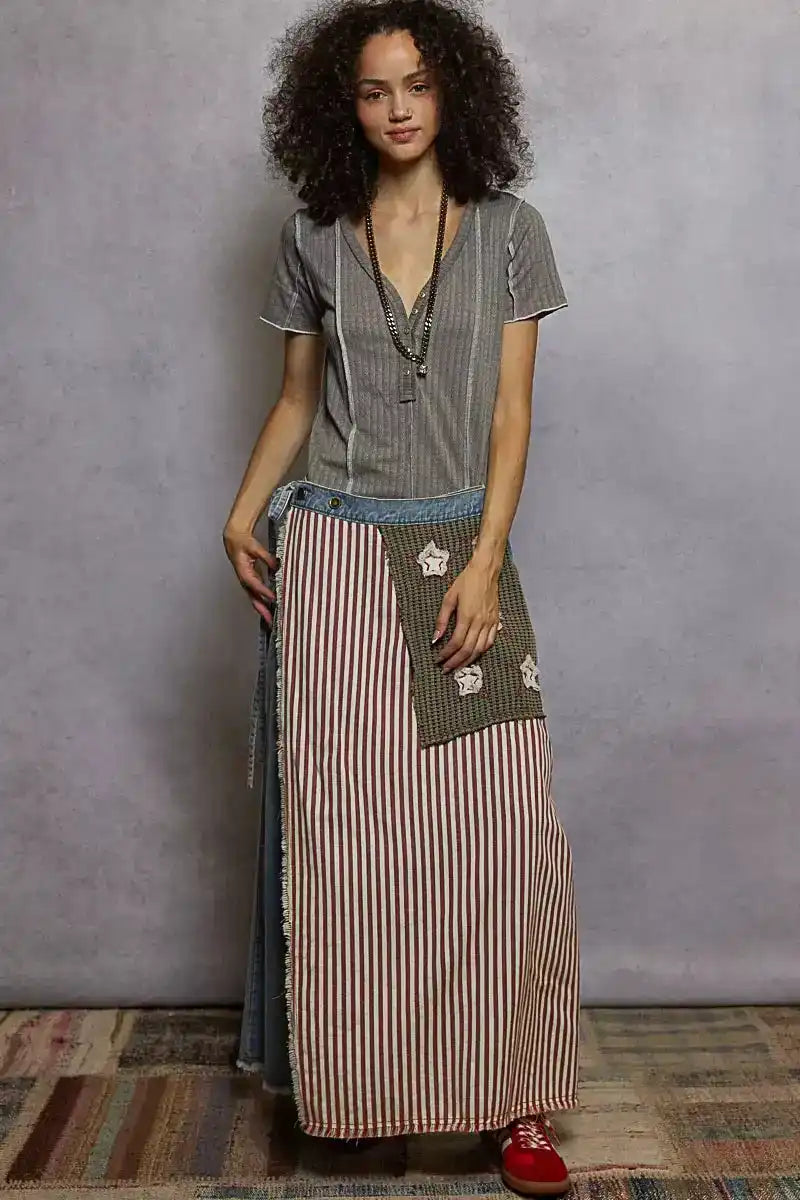 POL V-Neck Short Sleeve Top with Stitch Seam Detail - Sleekdenim.com