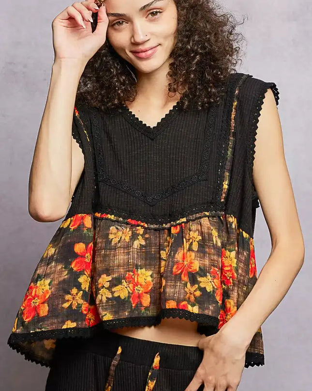 POL Lace Detail Floral Cropped Ruffled Top - Sleekdenim.com