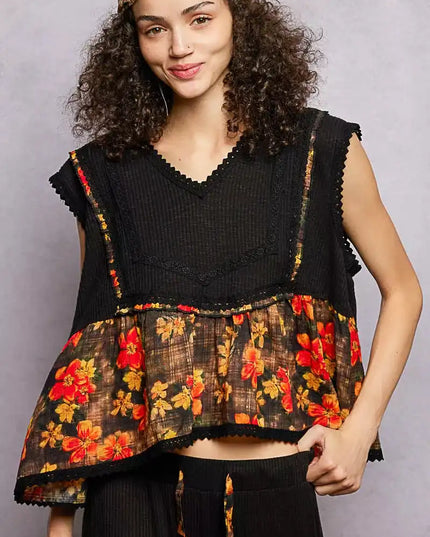 POL Lace Detail Floral Cropped Ruffled Top - Sleekdenim.com