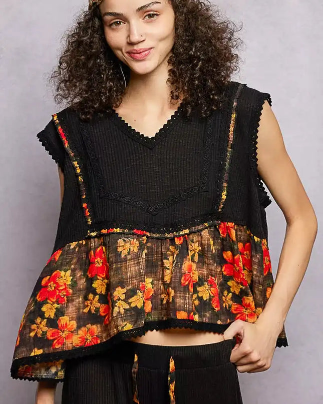 POL Lace Detail Floral Cropped Ruffled Top - Sleekdenim.com