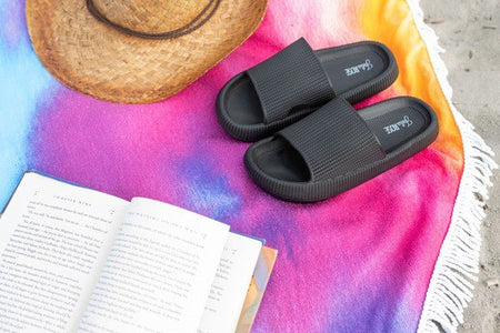 Black Insanely Comfy - Beach or Casual Slides - Sleekdenim.com