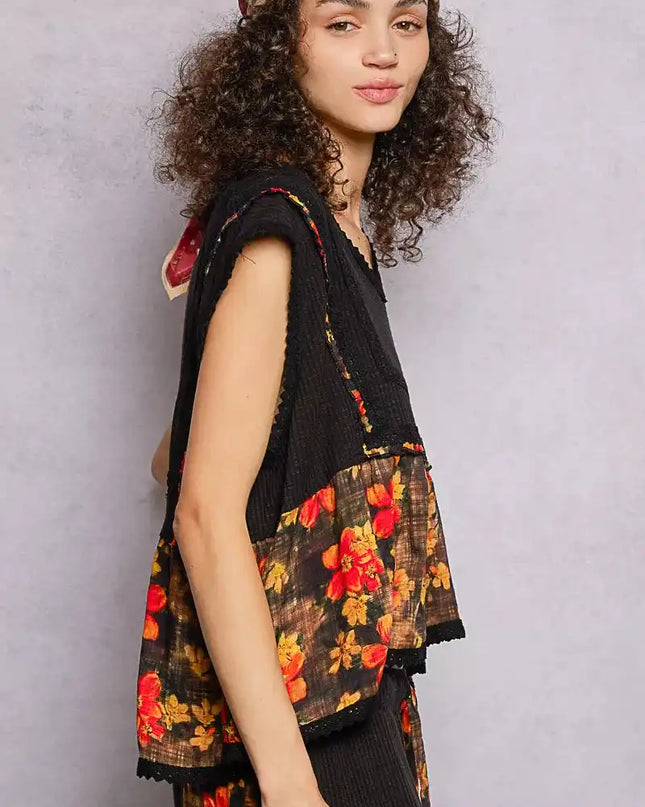 POL Lace Detail Floral Cropped Ruffled Top - Sleekdenim.com