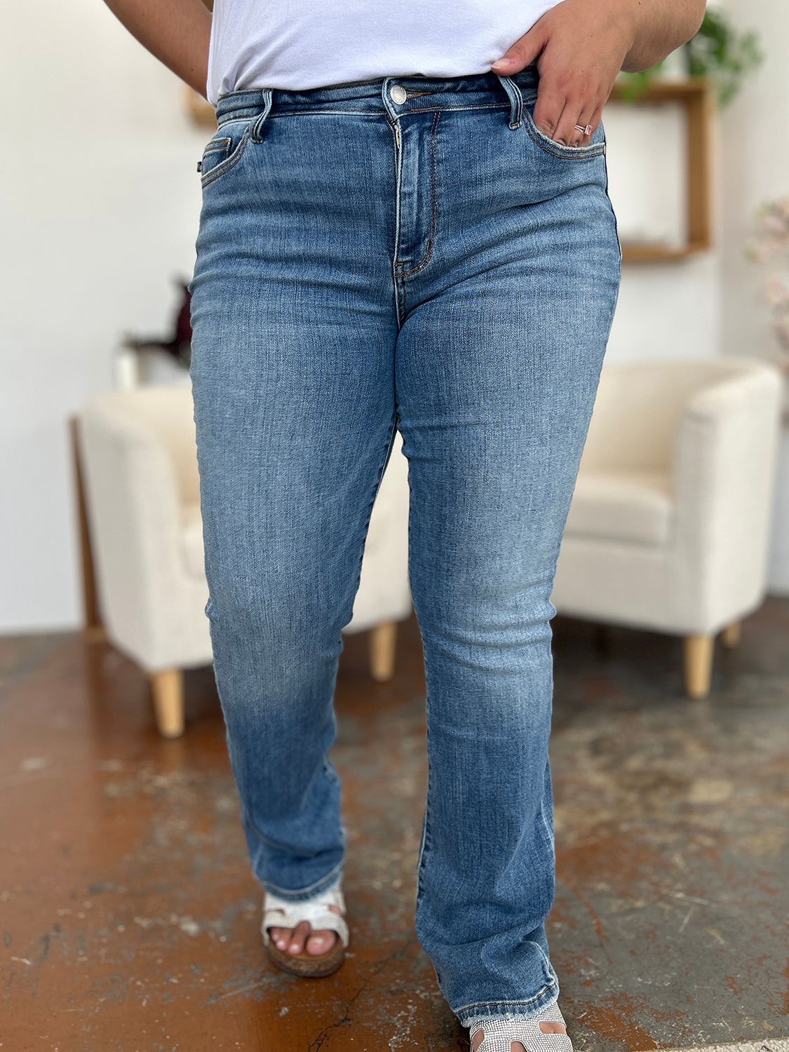 Judy Blue Mid Rise Straight Jeans