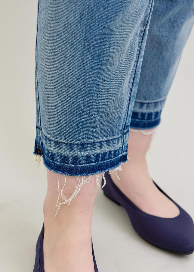 Judy Blue Mid Rise Rigid Magic Release Hem Boyfriend Denim Jeans 88818