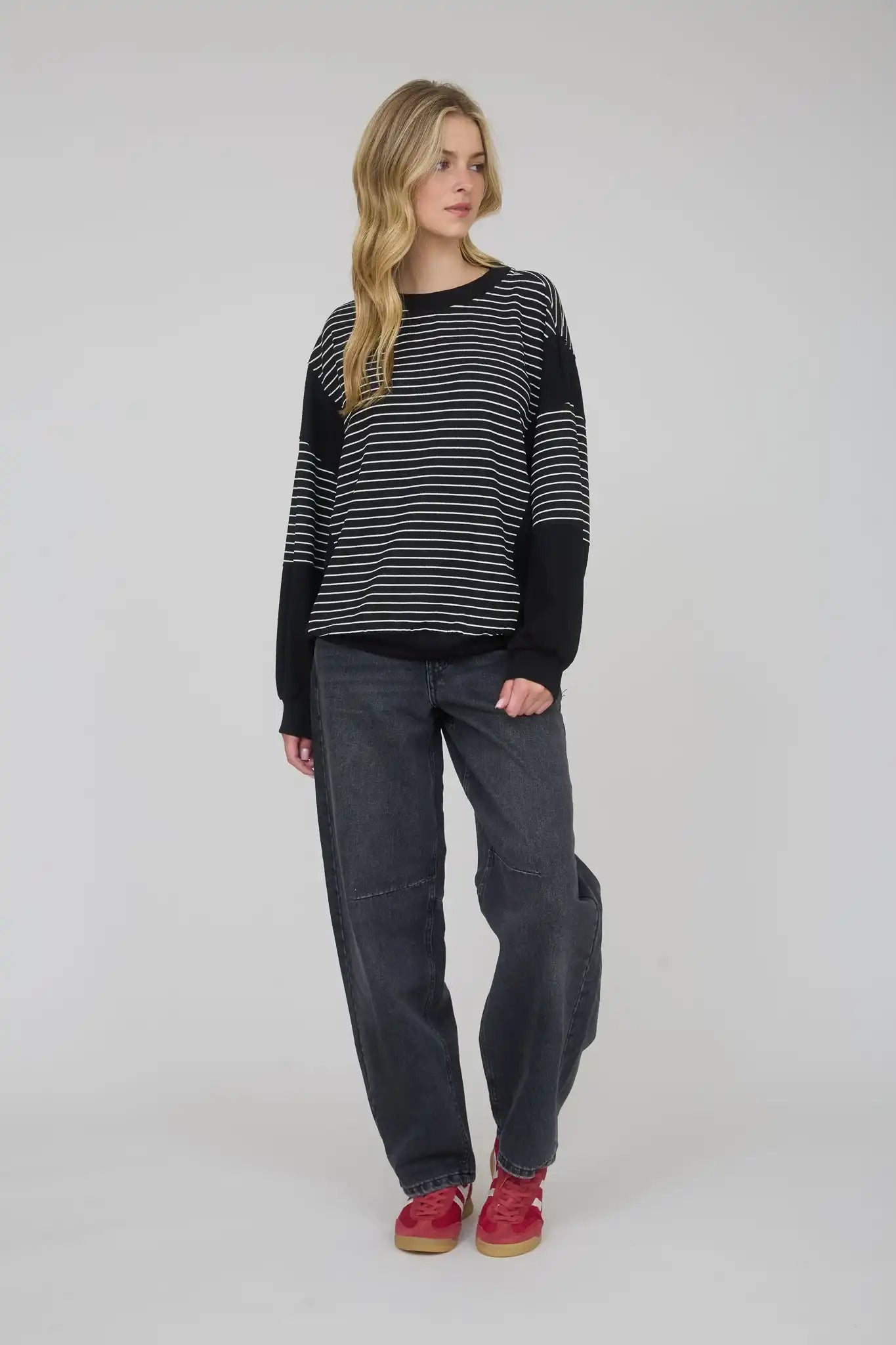Blu Pepper Contrast Stripe Raw Edge Long Sleeve Knit Top - Sleekdenim.com