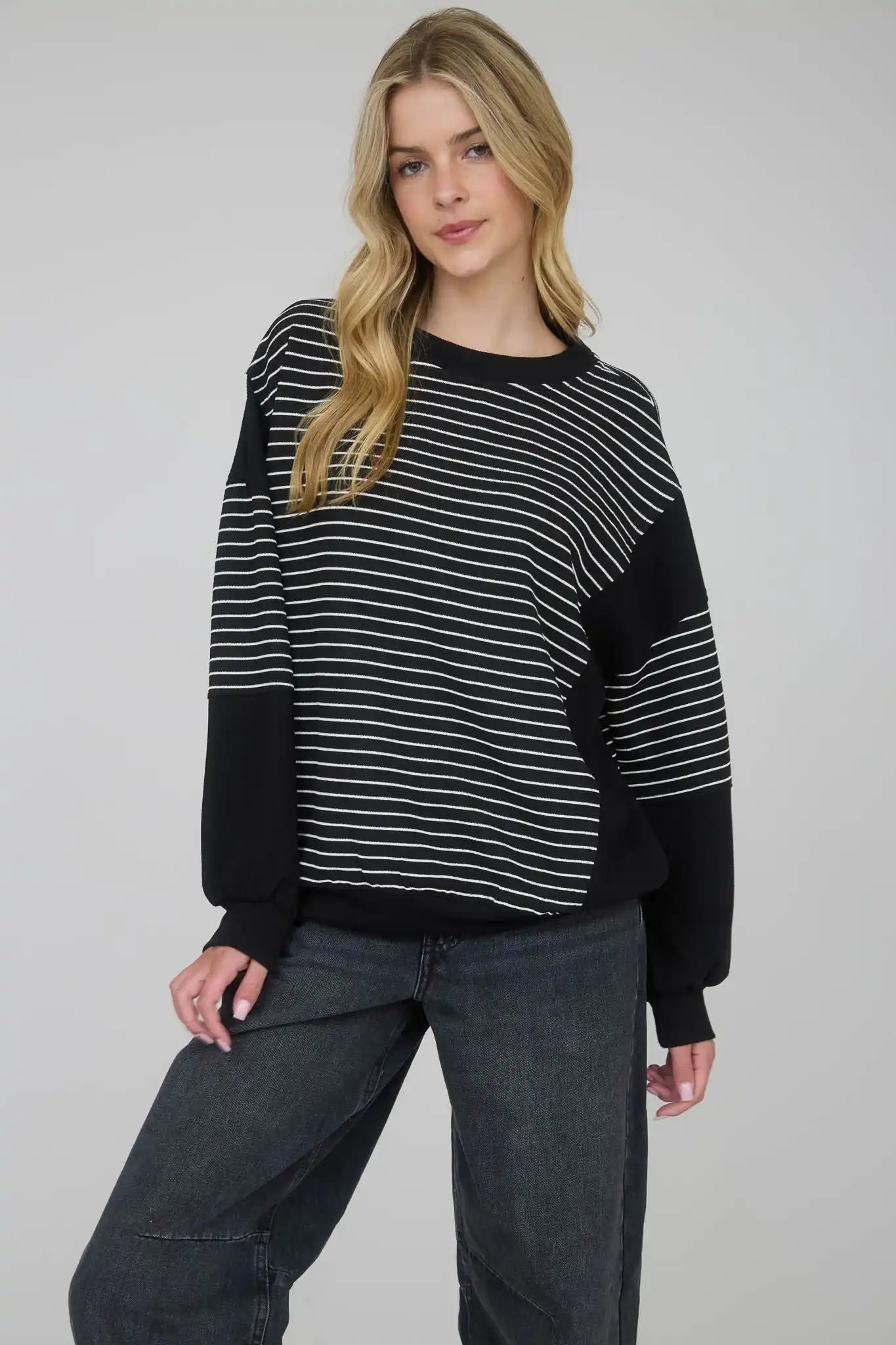 Blu Pepper Contrast Stripe Raw Edge Long Sleeve Knit Top - Sleekdenim.com