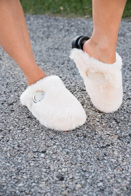 Get Cozy Slippers - Sleekdenim.com