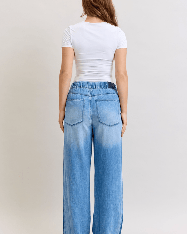 Judy Blue High - Waist Feather - Weight Wilhemina Elastic Waist Band Jeans 881005 - Sleekdenim.com